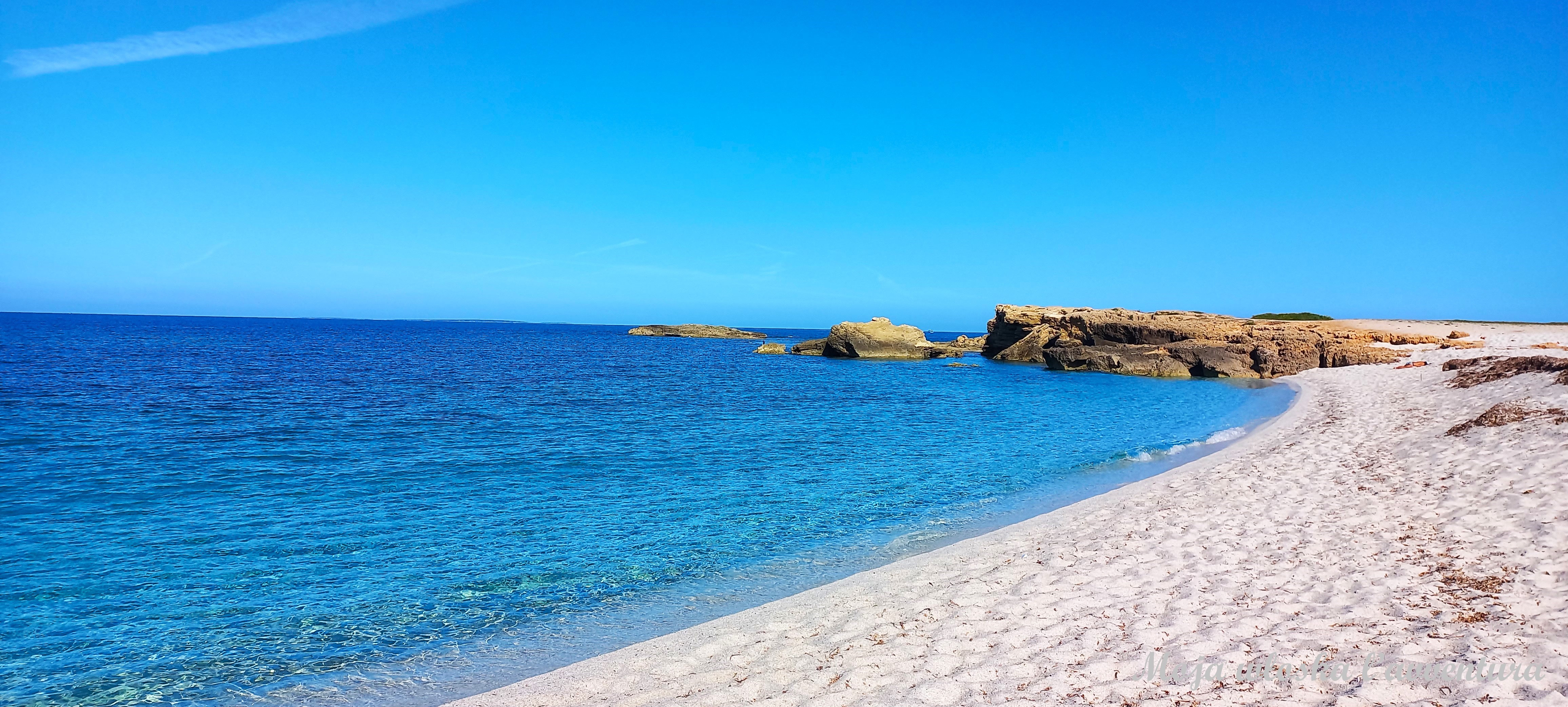 Sardyńska plaża Is Arutas – perła półwyspu Sinis