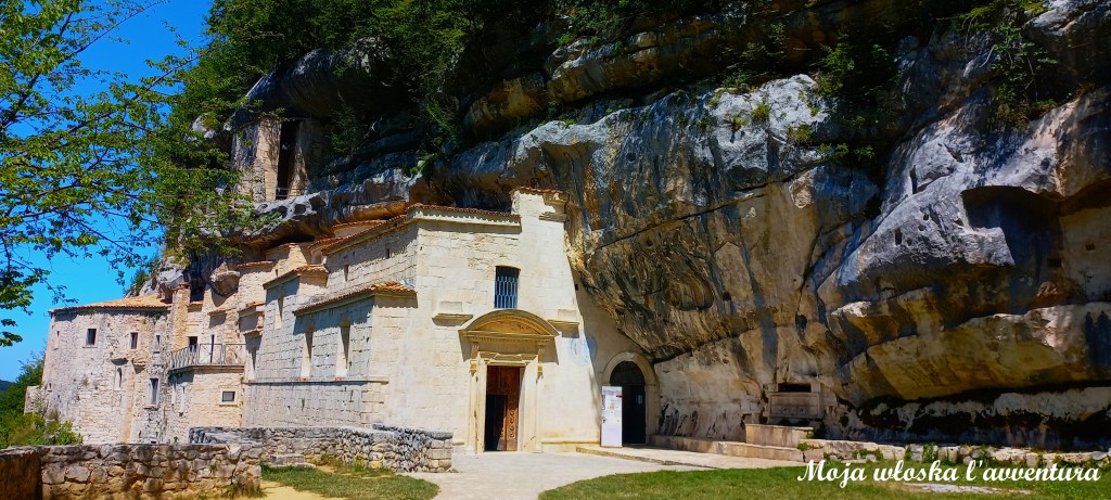 Opactwo Santo Spirito w Majelli – duch historii w otoczeniu niezwykłej&nbsp;przyrody