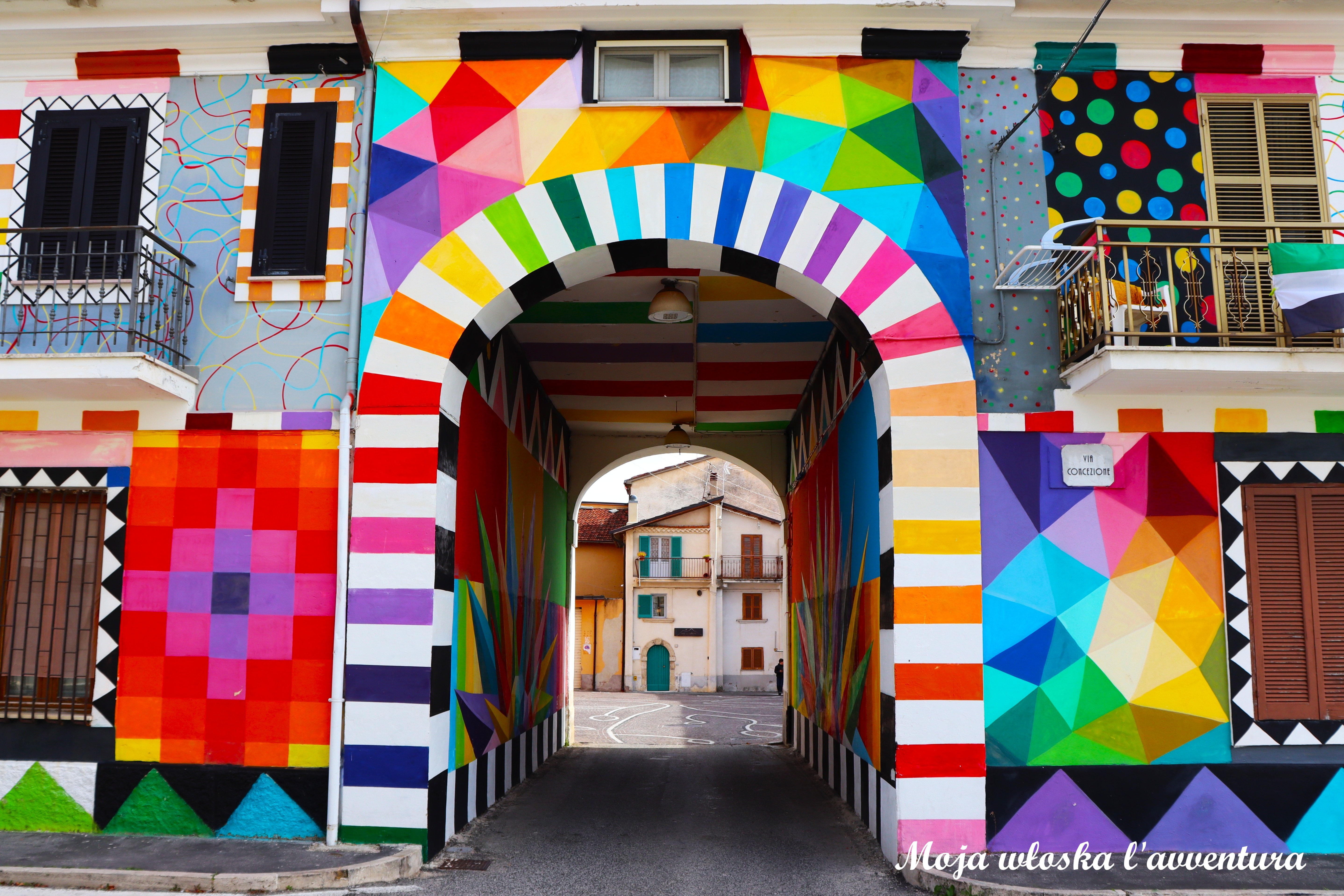 Aielli – miasto malowane w cieniu Wieży Gwiazd